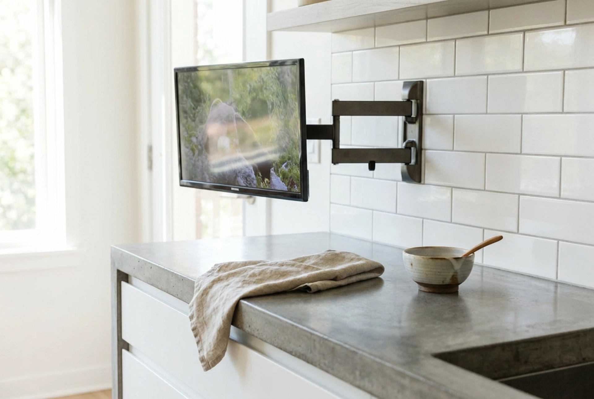 Petite télévision dans la cuisine : règles d'installation et de sécurité