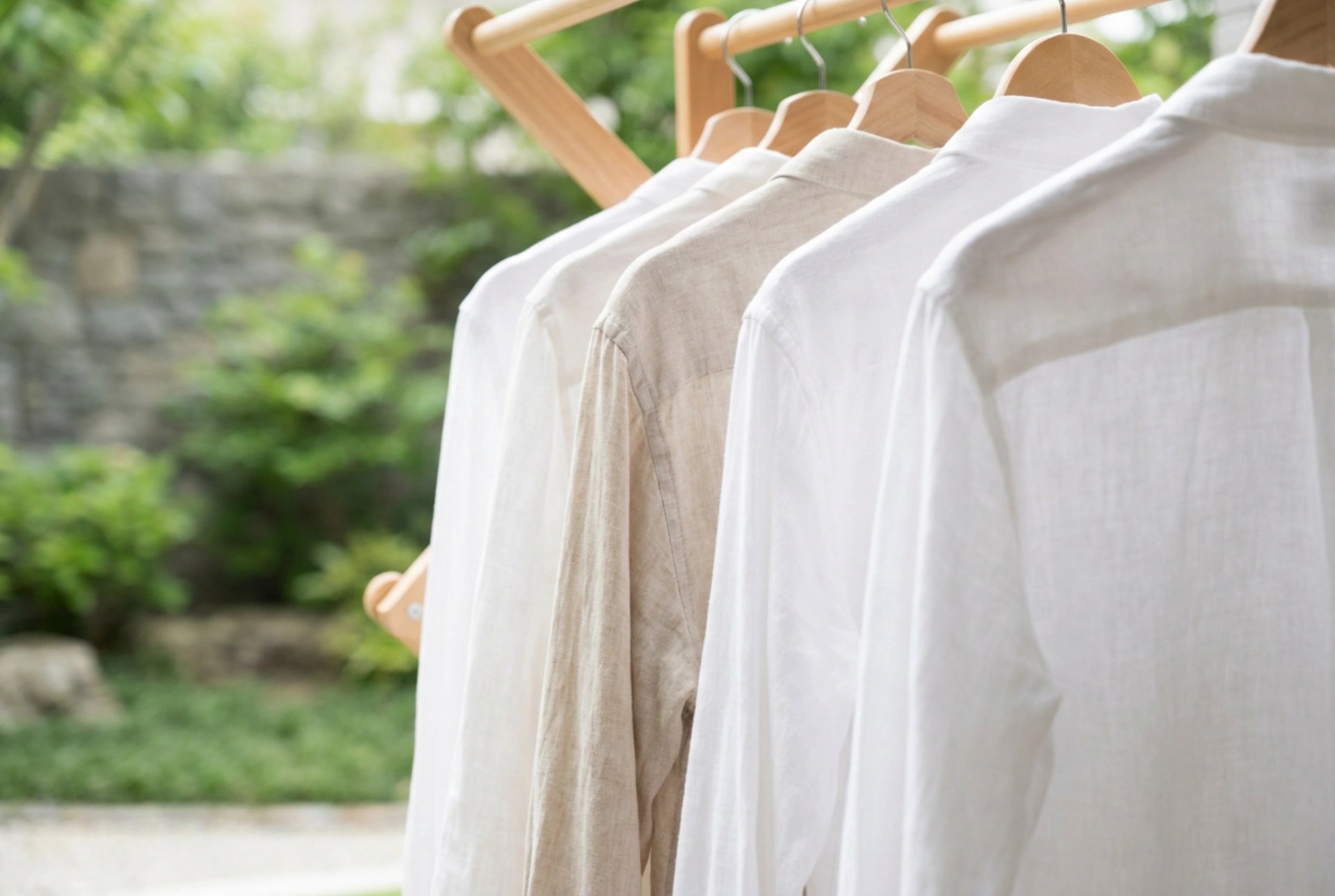 Séchage du linge en extérieur : comment protéger ses vêtements de la poussière